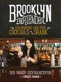 Carey Jones en Lucy Schaeffer - Brooklyn Bartender