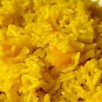 Serveersuggestie Gele rijst met perzik