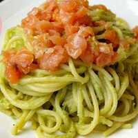 Serveersuggestie Pasta met avocado en zalm (foodblogswap)