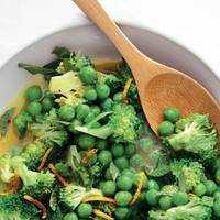 Serveersuggestie broccoli met tuinerwtjes en munt   ***