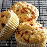 Serveersuggestie Kaasmuffins met rode peper